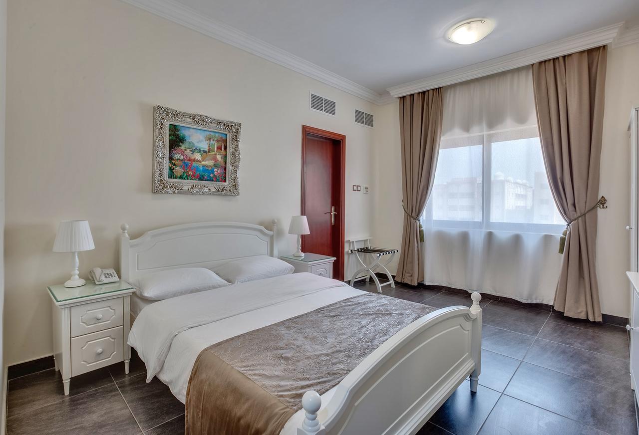 שארג'ה Royal Hotel מראה חיצוני תמונה